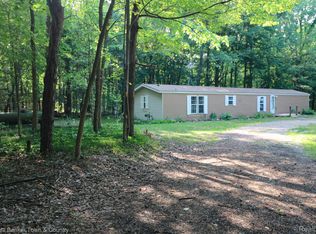 4075 Center Rd, Grand Blanc, MI 48451