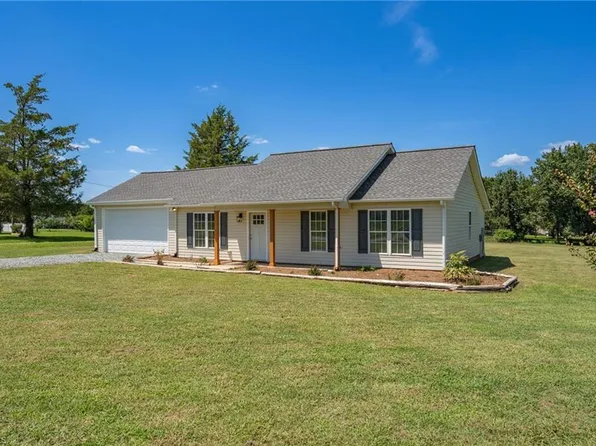 4042 Obra Rd, Graham, NC 27253