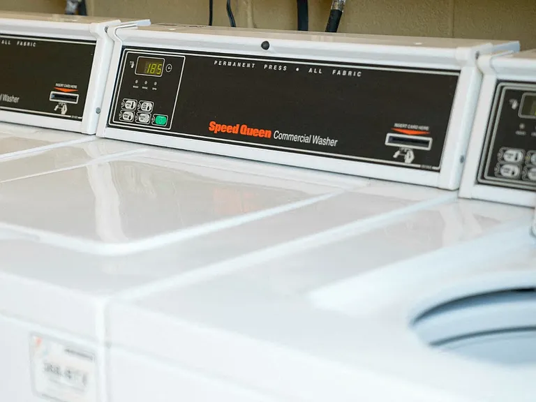 Laundry center