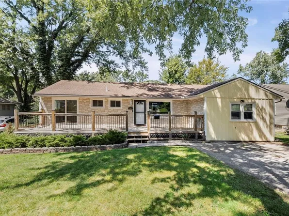 1402 SW Peggy Cir, Lees Summit, MO 64081