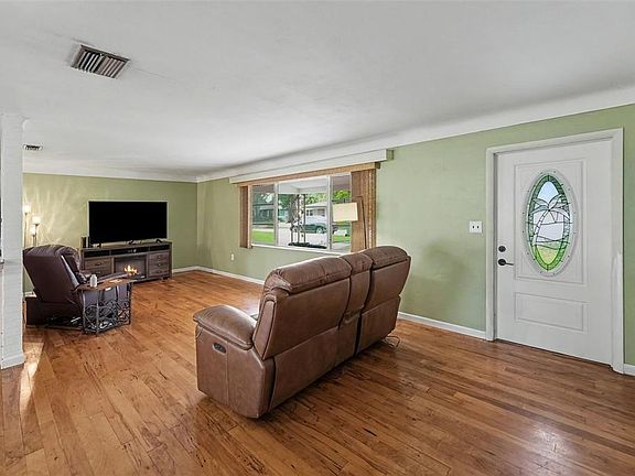 3rd image of 6026 44TH AVENUE N
