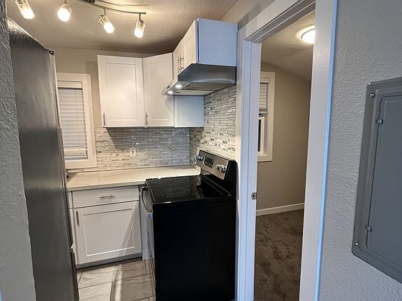 Kitchen and office entry