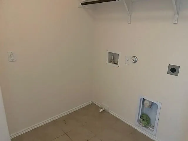 10201 Gertrudis Loop — Photo 11