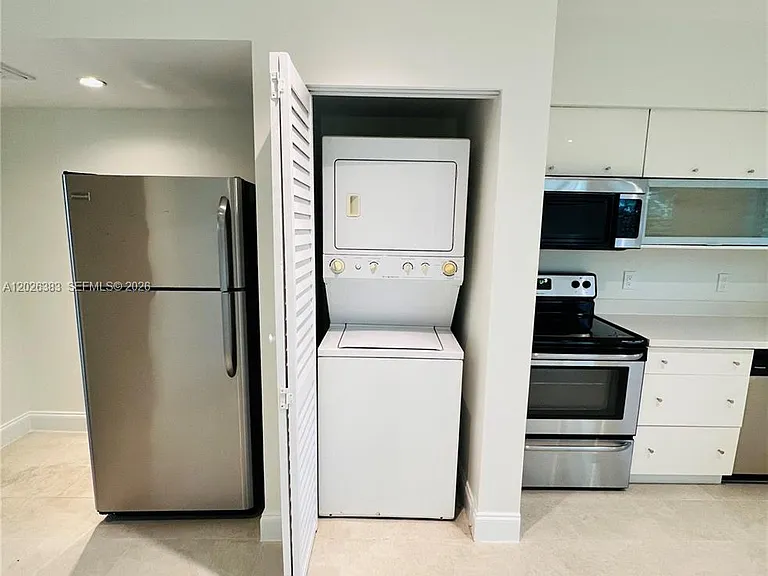6905 Bay Dr #13 — Photo 7