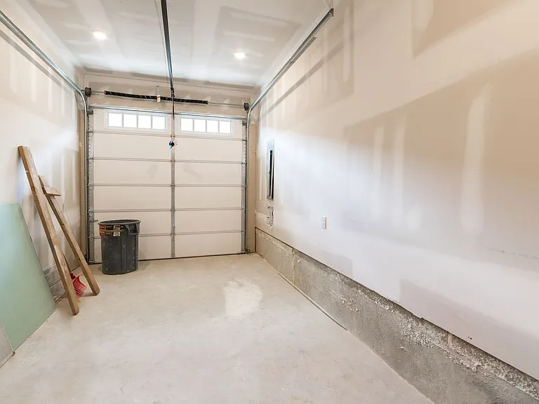 1351 S Myrtlewood St — Photo 38