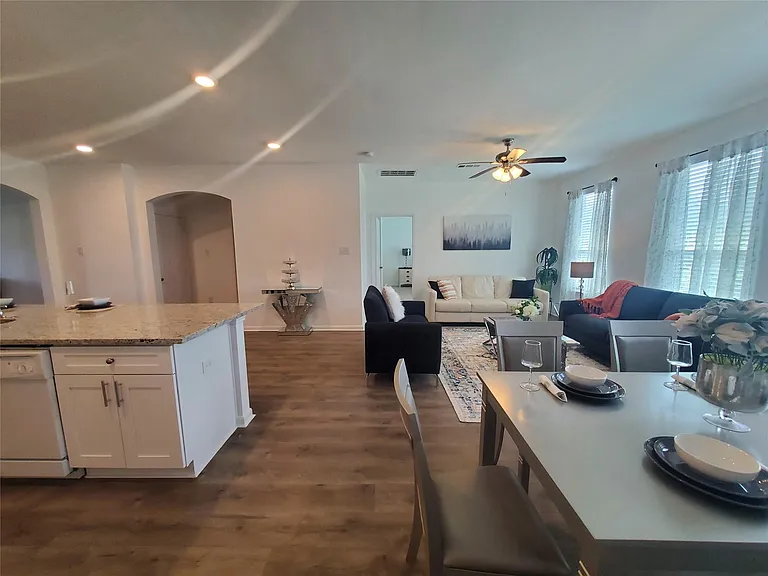 11218 Beverley Park St — Photo 14