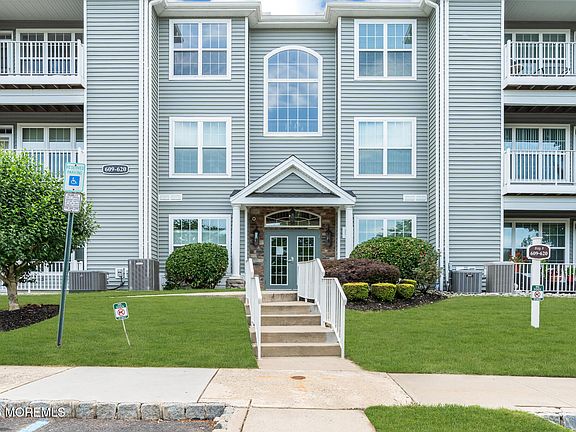 2nd image of 620 Saint Andrews Place