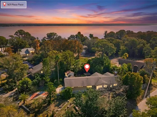 1631 Plaza Pl, Tarpon Springs, FL 34689