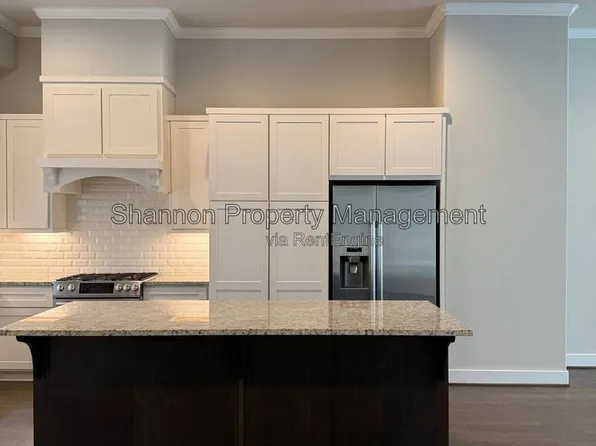 10915 Brookeshire Chase Ln, Houston, TX 77043