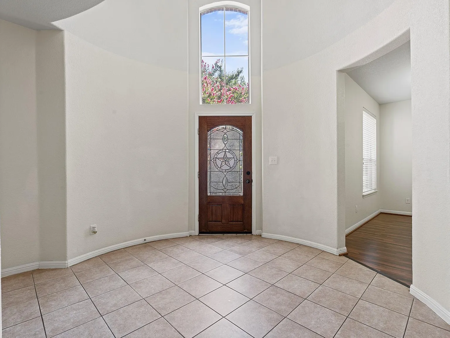 3 bed, 2.5 bath, 2650 sqft, $2,999 — Photo 4