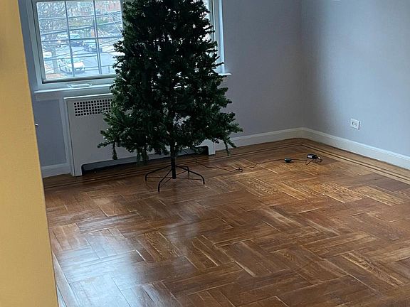 3rd image of 1133 Pugsley Ave Floor 2