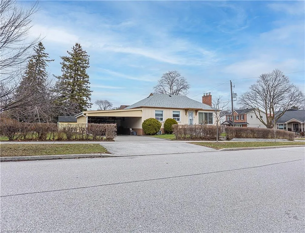 1 Snaresbrook Dr photo 1