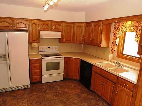 4th image of 5811 Hascall St