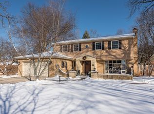 1115 S Main St, Wheaton, IL 60189