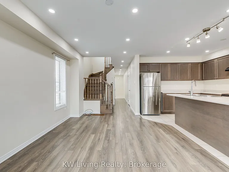 17 Allcroft Ct #UPPER — Photo 3