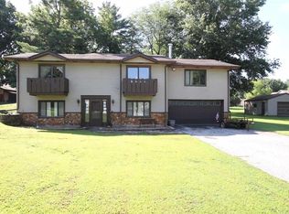 140 Shore Dr SW, Edwardsville, IL 62025