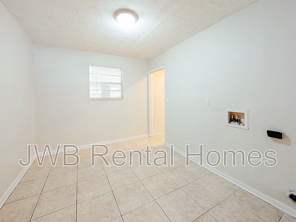 5th image of 6835 Tinkerbell Ln