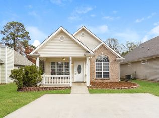 328 Camden Cove Cir, Calera, AL 35040