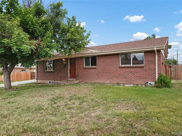 6698 S Wellington Court, Centennial, CO 80121