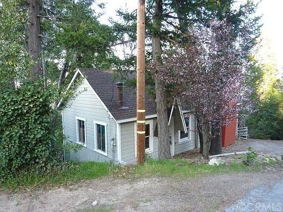 2nd image of 749 N Village Ln