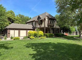 2441 Edgehill Rd, Salina, KS 67401