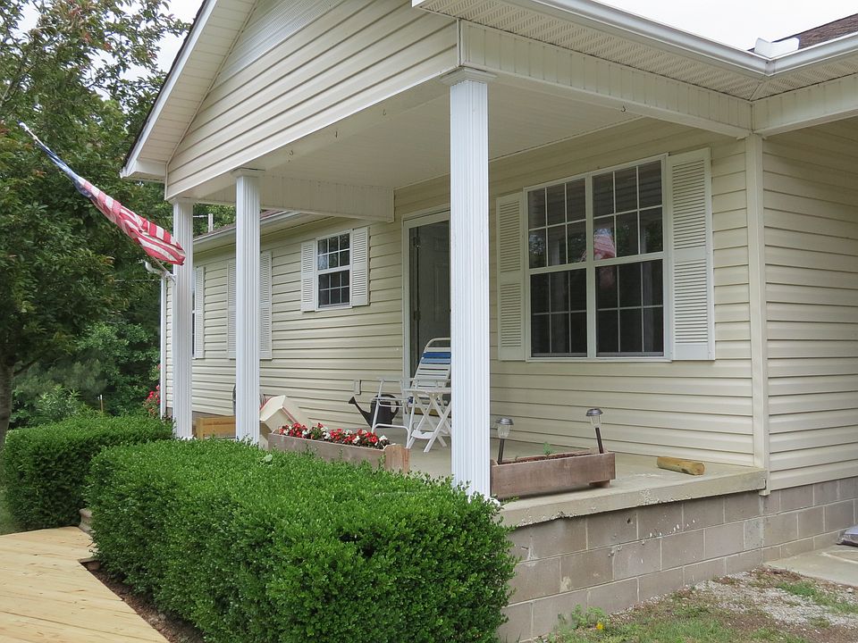 2nd image of 431 Marshall Town St