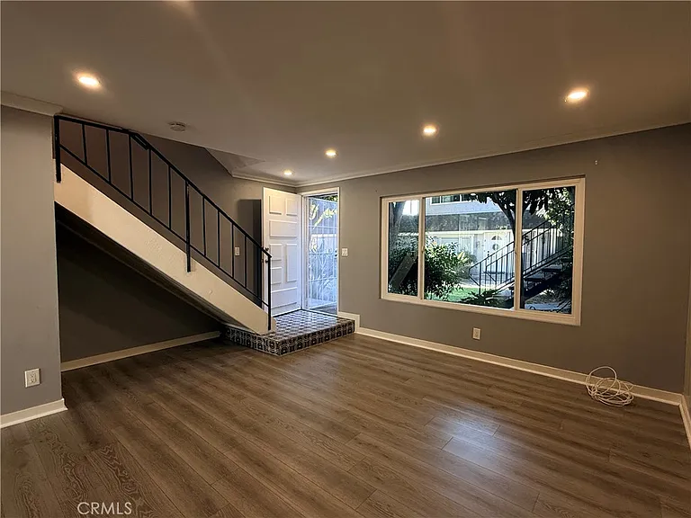 228 N Kodiak St #C — Photo 4