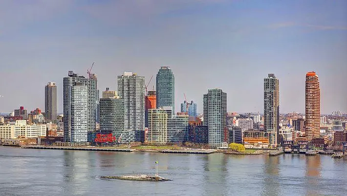 Sold by R New York | media 6