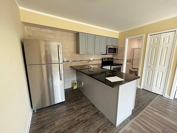 5th image of 3807 Lippincott Blvd #15