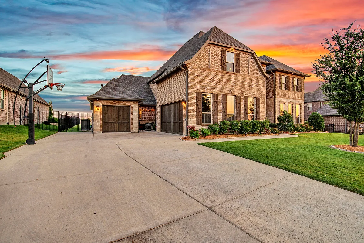 Building Photo - 1208 Logan Trl