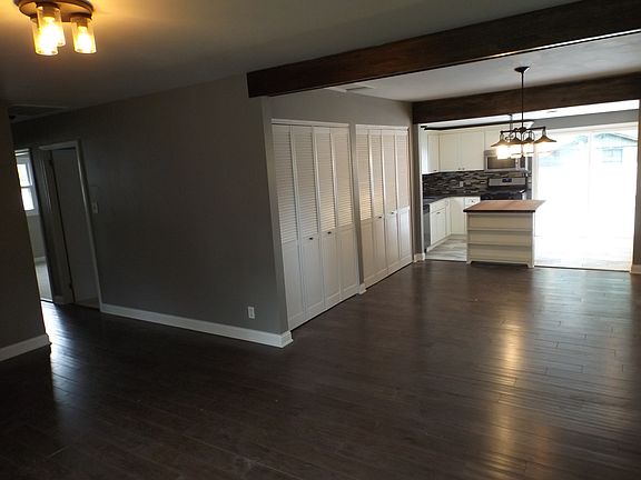 5th image of 7406 Evanston Ave