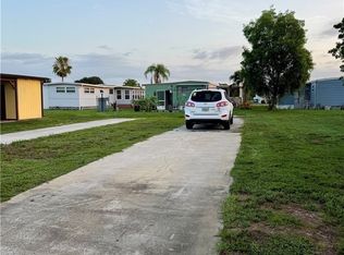 33 Poinsettia Dr, Fort Myers, FL 33905