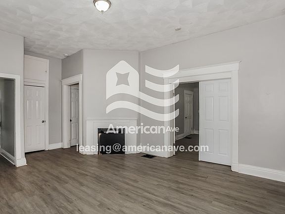 283925_003_living_room_14010997.jpg