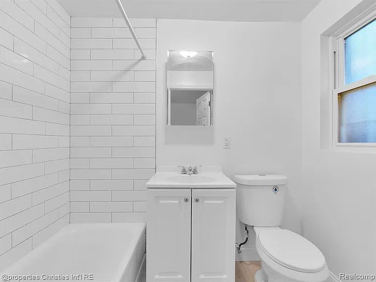 44 Highland St #2 — Photo 24