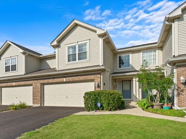 392 Gladstone Ln, Elgin, IL 60120