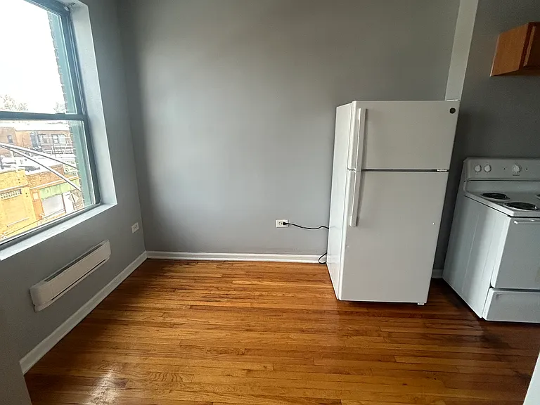 2207 E 75th St #3I — Photo 2