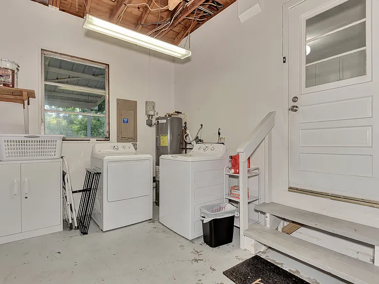 1726 Floyd St — Photo 34