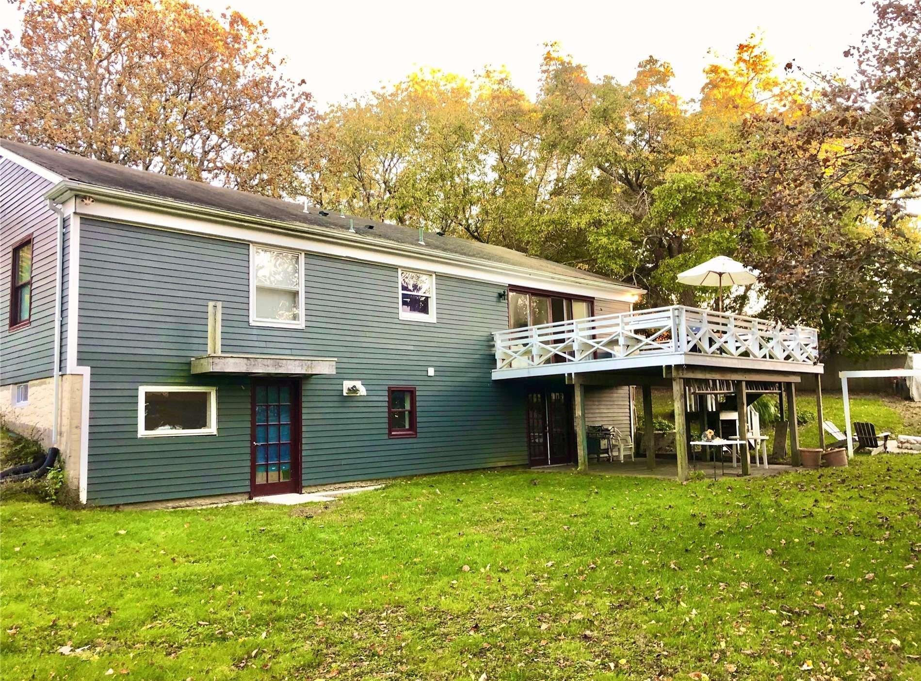 11 Barkers Island Rd, Southampton, NY 11968 Out East