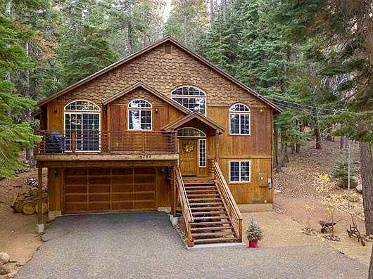 A large lot and vacant parcel next door provides loads of privacy