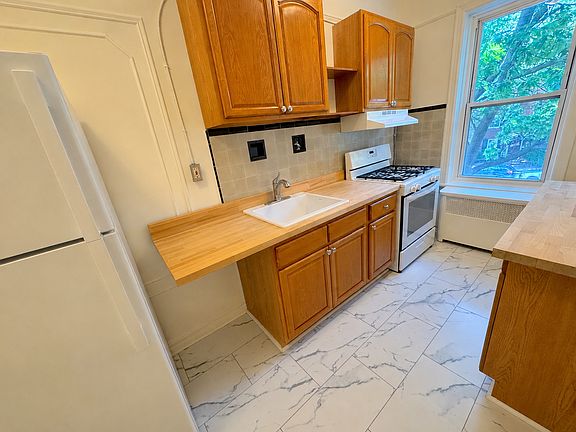 4th image of 47 McGuinness Blvd #2F