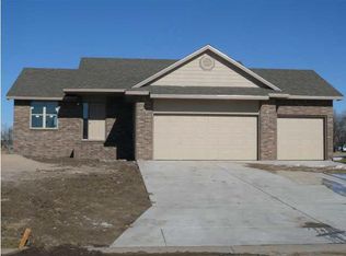 404 Parkwood Dr, Rose Hill, KS 67133