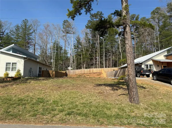 19 Pisgah Dr, Brevard, NC 28712