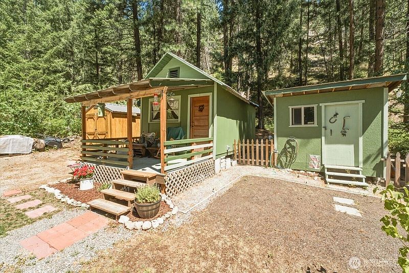 2nd image of 17964 Entiat River Road