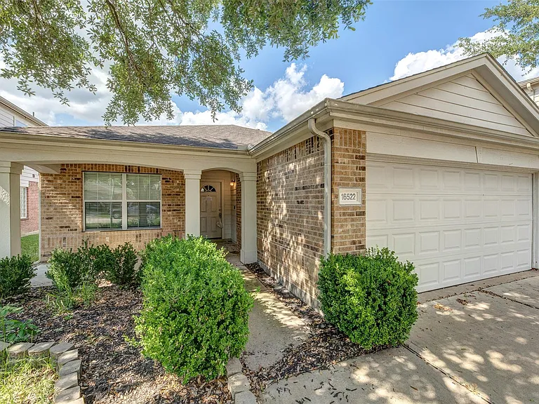 16522 Grenada Falls Dr — Photo 4