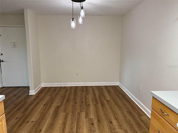 5th image of 940 Lake Destiny Rd Unit H