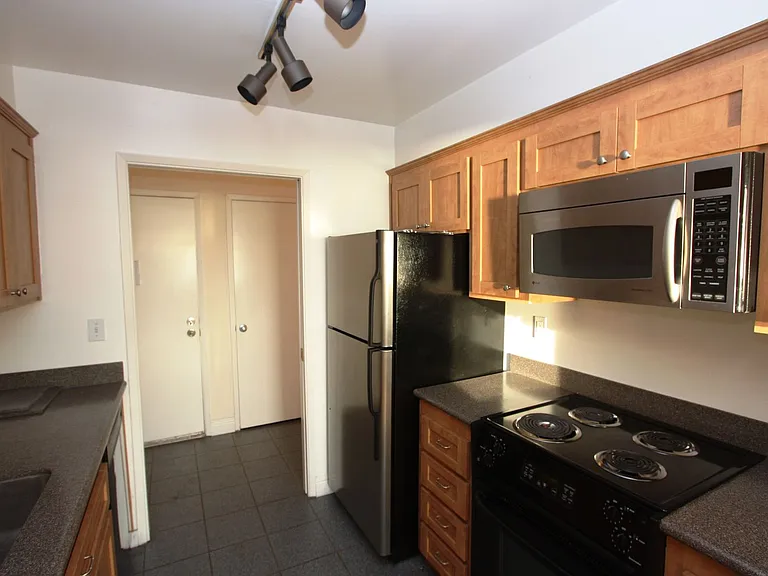 5015 Palmetto Ave #7 — Photo 4