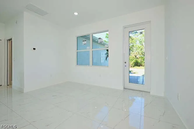 3421 55th St W — Photo 10