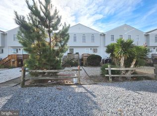 4102 Channel Ln, Chincoteague Island, VA 23336