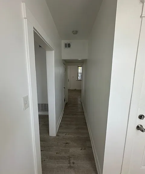 2700 Roslyn Ave #8 — Photo 4