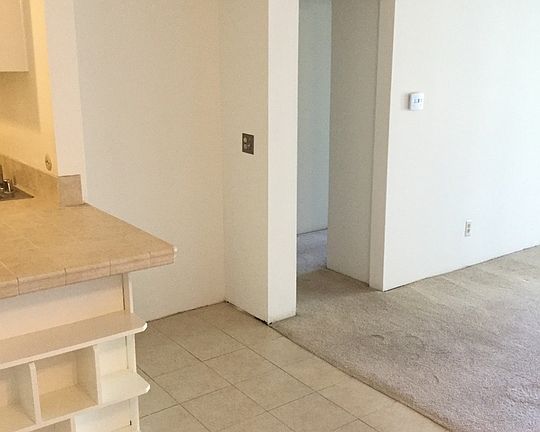 2nd image of 1208 Raintree Cir